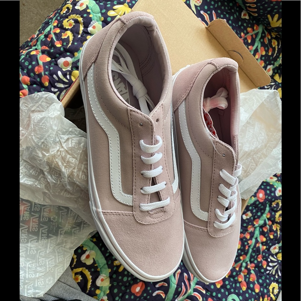 Women’s Vans Size 11 Ward Violet Ice